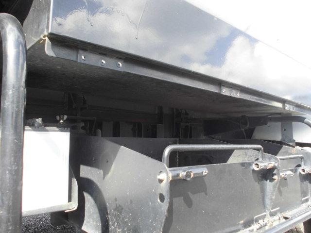 エルフトラック ワイド　３Ｔ　パッカー車　プレス式　塵芥車　６．９立米　連続動作（24枚目）