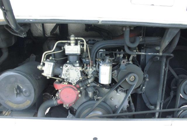 ブルーリボン 66人乗り 57席 大型バス 自動ドア リクライニングシート(6枚目)