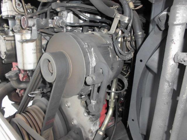 ブルーリボン 66人乗り 57席 大型バス 自動ドア リクライニングシート(8枚目)