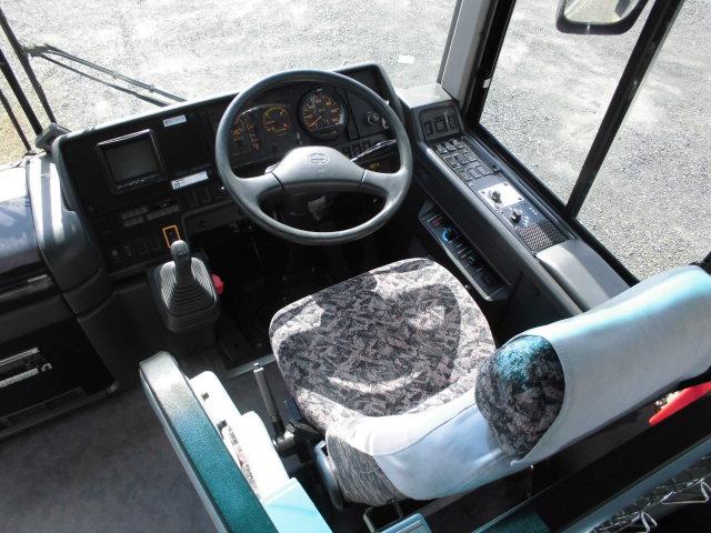 ブルーリボン 66人乗り 57席 大型バス 自動ドア リクライニングシート(13枚目)