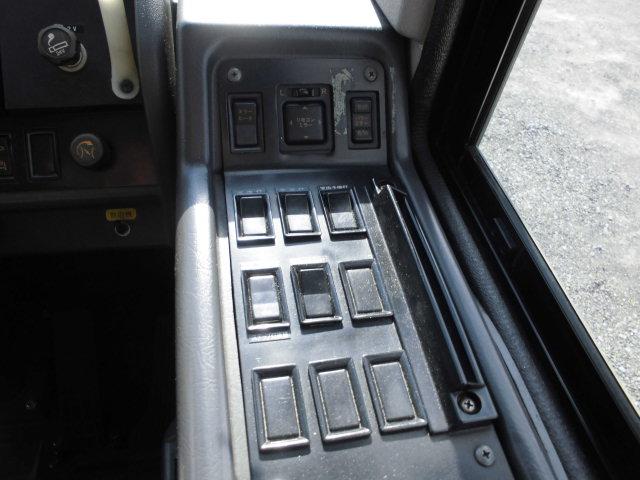 ブルーリボン 66人乗り 57席 大型バス 自動ドア リクライニングシート(16枚目)