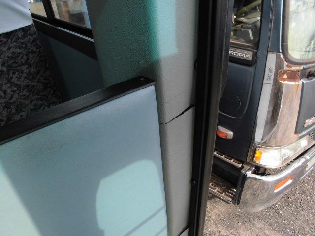 ブルーリボン 66人乗り 57席 大型バス 自動ドア リクライニングシート(19枚目)