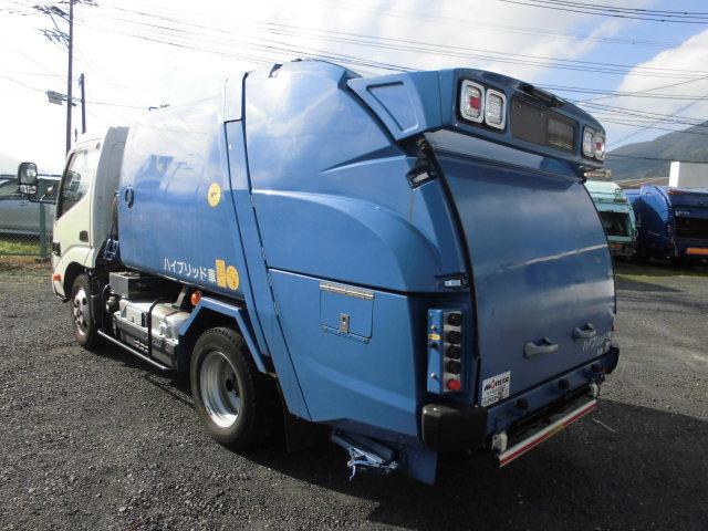 デュトロハイブリッド ２ｔ　パッカー車　回転式　ダンプ式　塵芥車　巻き込み式（5枚目）
