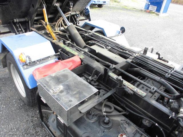 デュトロハイブリッド ２ｔ　パッカー車　回転式　ダンプ式　塵芥車　巻き込み式（13枚目）