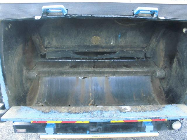 エルフトラック ３．４Ｔ　パッカー車　回転式　ダンプ式　塵芥車　ワイド３Ｔ　連続動作　６．９立米（6枚目）