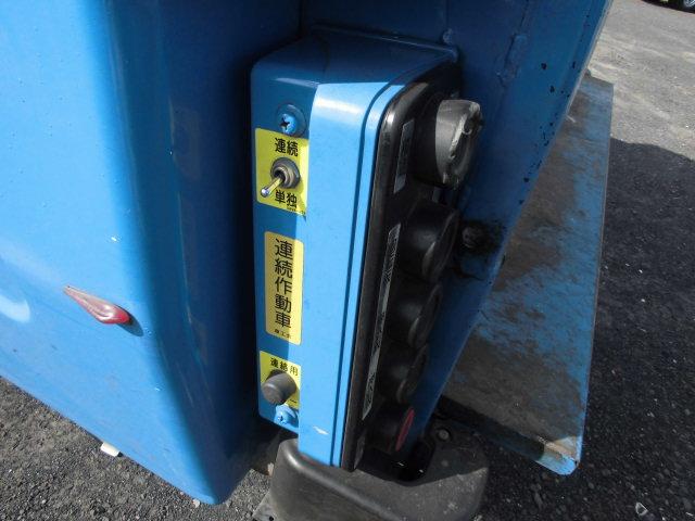 エルフトラック ３．４Ｔ　パッカー車　回転式　ダンプ式　塵芥車　ワイド３Ｔ　連続動作　６．９立米（9枚目）