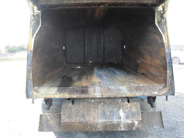 エルフトラック ３．４Ｔ　パッカー車　回転式　ダンプ式　塵芥車　ワイド３Ｔ　連続動作　６．９立米（12枚目）