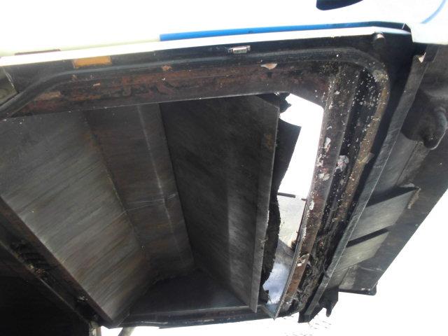 エルフトラック ３．４Ｔ　パッカー車　回転式　ダンプ式　塵芥車　ワイド３Ｔ　連続動作　６．９立米（13枚目）