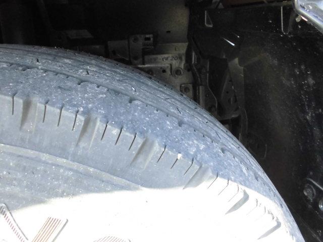 エルフトラック ２．３Ｔ　プレス式パッカー車　５立米　押出式　塵芥車　清掃車　積載量２．３ｔ　ルーフラック付き　バックカメラ付き　ごみ収集車　汚水タンク付き　連続動作　連続スイッチ付き（22枚目）