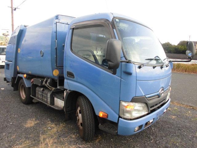 デュトロハイブリッド ２ｔ　パッカー車　プレス式　塵芥車　押出式　清掃車４．１立米　積載量２ｔ　バックカメラ付き　ごみ収集車　汚水タンク付き　ＭＯＲＩＴＡ製　オートマチック（＋－切り替え付きシフト）（3枚目）