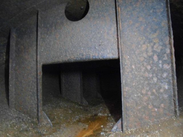 デュトロ ３７００Ｌ　バキュームカー　３．７Ｔ　糞尿車　衛生車　モリタ　ＭＯＲＩＴＡ製　清掃車　真空ポンプ式　バックカメラ付き　電動ホースリール（6枚目）