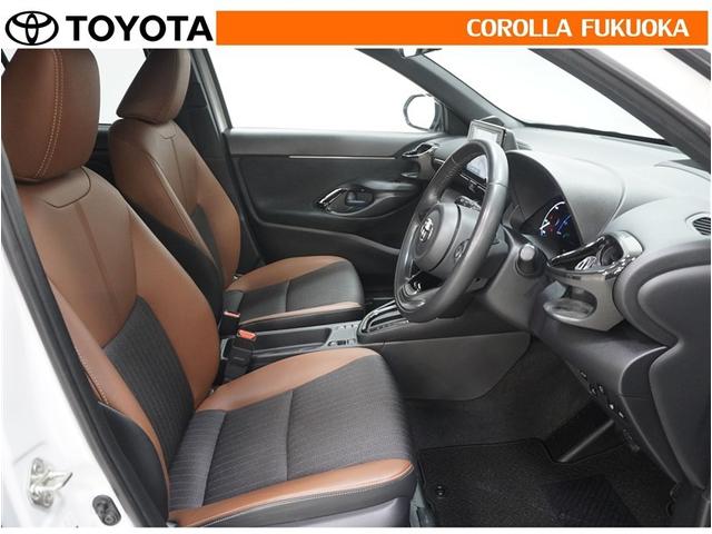 ヤリスクロス ハイブリッドＺ　アドベンチャー　衝突被害軽減システム　メモリーナビ　フルセグ　ＥＴＣ　バックカメラ　ＣＤ　ＤＶＤ再生　キーレス　スマートキー　盗難防止装置（11枚目）