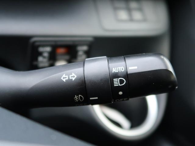 シエンタ ハイブリッドG クエロ TSS ハーフレザーシート 両側電動スライドドア 修復右ピラー フルセグTV 純正オプション15インチAW LEDヘッドライト スマートキー2本 衝突軽減ブレーキ レーンキープアシスト(12枚目)