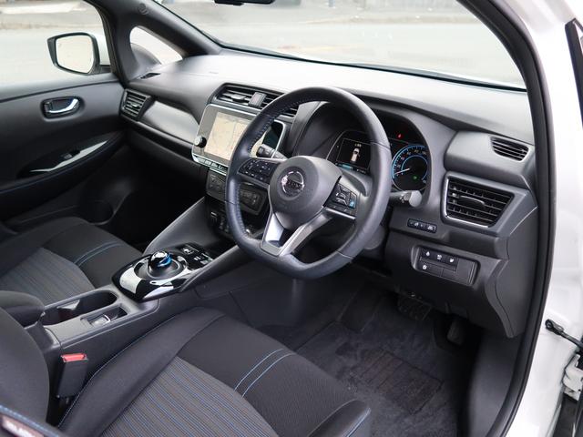 リーフ Ｘ　Ｖセレクション　１２セグメント欠無し　ワンオーナー　９インチナビ　ＨＤＭＩ　ＣａｒＰｌａｙ　アラウンドビューモニタ　スマートキー２本　ＥＴＣ２．０　プロパイロッド　ＬＥＤヘッド　オートライト　エマージェンシーブレーキ（7枚目）