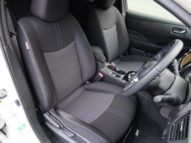 リーフ Ｘ　Ｖセレクション　１２セグメント欠無し　ワンオーナー　９インチナビ　ＨＤＭＩ　ＣａｒＰｌａｙ　アラウンドビューモニタ　スマートキー２本　ＥＴＣ２．０　プロパイロッド　ＬＥＤヘッド　オートライト　エマージェンシーブレーキ（8枚目）