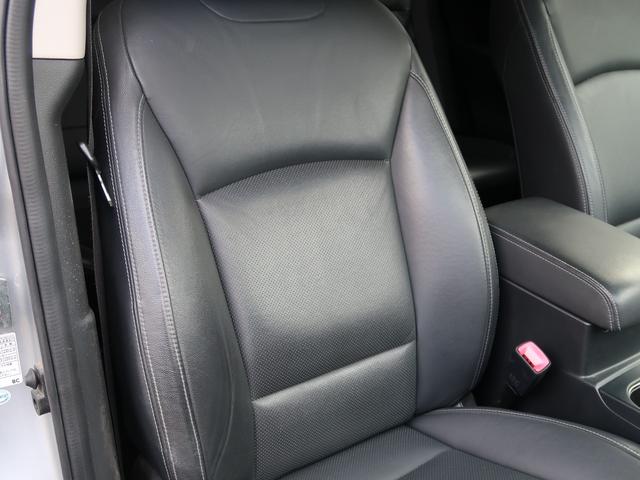 レガシィアウトバック リミテッド　アイサイト　黒革シート　追走クルーズコントロール　スマートキー２本　８インチナビ　Ｂｌｕｅｔｏｏｔｈオーディオ　電動リアゲート　シートヒーター　バックカメラ　修復右インサイドパネル（14枚目）