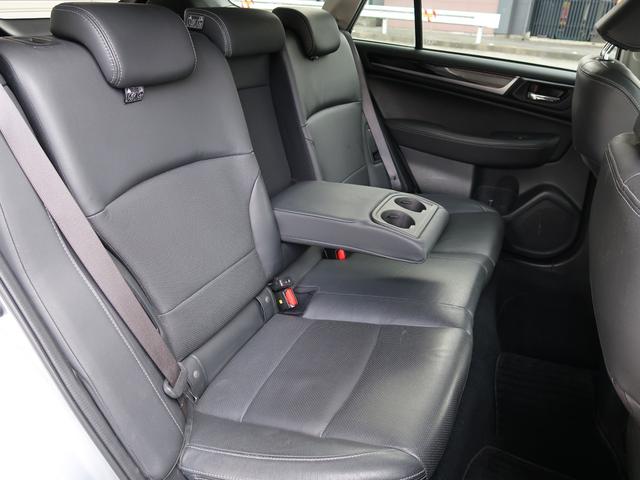 レガシィアウトバック リミテッド　アイサイト　黒革シート　追走クルーズコントロール　スマートキー２本　８インチナビ　Ｂｌｕｅｔｏｏｔｈオーディオ　電動リアゲート　シートヒーター　バックカメラ　修復右インサイドパネル（39枚目）