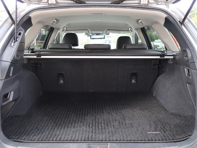 レガシィアウトバック リミテッド　アイサイト　黒革シート　追走クルーズコントロール　スマートキー２本　８インチナビ　Ｂｌｕｅｔｏｏｔｈオーディオ　電動リアゲート　シートヒーター　バックカメラ　修復右インサイドパネル（47枚目）