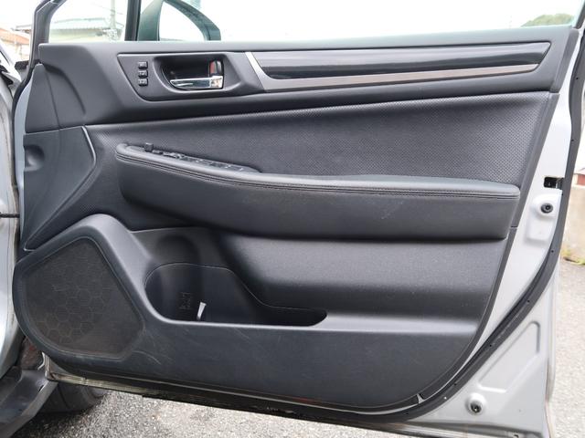 レガシィアウトバック リミテッド　アイサイト　黒革シート　追走クルーズコントロール　スマートキー２本　８インチナビ　Ｂｌｕｅｔｏｏｔｈオーディオ　電動リアゲート　シートヒーター　バックカメラ　修復右インサイドパネル（49枚目）