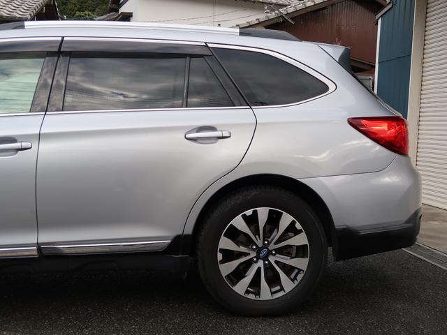 レガシィアウトバック リミテッド　アイサイト　黒革シート　追走クルーズコントロール　スマートキー２本　８インチナビ　Ｂｌｕｅｔｏｏｔｈオーディオ　電動リアゲート　シートヒーター　バックカメラ　修復右インサイドパネル（57枚目）