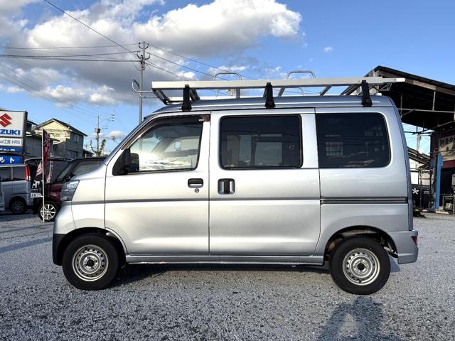 ハイゼットカーゴ クリーンSAIII 4WD 軽バン AT 衝突被害軽減システム ナビ TV 両側スライドドア アイドリングストップ オートマチックハイビーム ESC エアコン パワーステアリング パワーウィンドウ(5枚目)