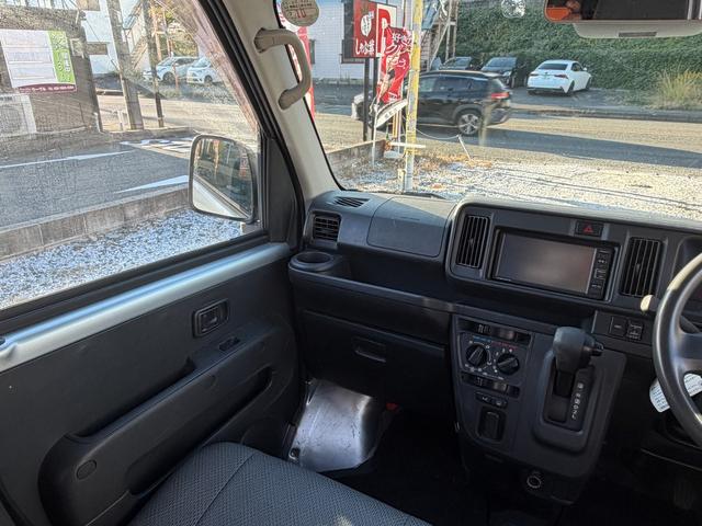 ハイゼットカーゴ クリーンSAIII 4WD 軽バン AT 衝突被害軽減システム ナビ TV 両側スライドドア アイドリングストップ オートマチックハイビーム ESC エアコン パワーステアリング パワーウィンドウ(18枚目)