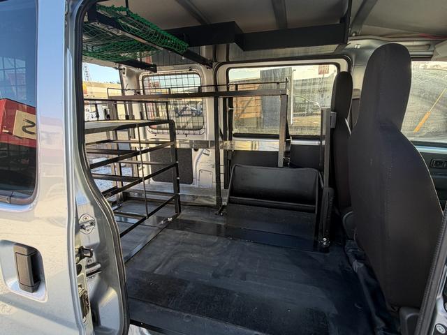 ハイゼットカーゴ クリーンSAIII 4WD 軽バン AT 衝突被害軽減システム ナビ TV 両側スライドドア アイドリングストップ オートマチックハイビーム ESC エアコン パワーステアリング パワーウィンドウ(31枚目)