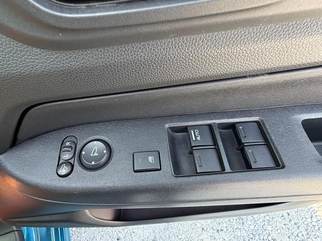 Ｎ－ＷＧＮカスタム Ｇ　ナビ　ＴＶ　ＨＩＤ　１５ｉｎｔアルミホイール　ローダウン　スマートキー　アイドリングストップ　電動格納ミラー　ベンチシート　ＣＶＴ　盗難防止システム　ＡＢＳ　ＥＳＣ　ＣＤ　ＤＶＤ再生　ＵＳＢ（12枚目）