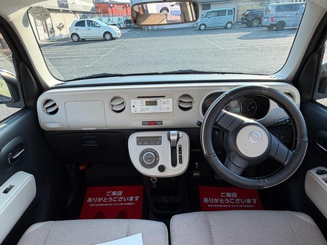 ミラココア ココアＸ　スマートキー　アイドリングストップ　電動格納ミラー　ベンチシート　ＣＶＴ　盗難防止システム　ＡＢＳ　ＣＤ　ミュージックプレイヤー接続可　衝突安全ボディ　エアコン　パワーステアリング　パワーウィンドウ（4枚目）