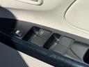 Ｊ　ナビ　Ｂｌｕｅｔｏｏｔｈ　ＴＶ　衝突被害軽減システム　キーレスエントリー　電動格納ミラー　ベンチシート　ＣＶＴ　ＡＢＳ　ＥＳＣ　ＣＤ　衝突安全ボディ　エアコン　パワーステアリング（13枚目）