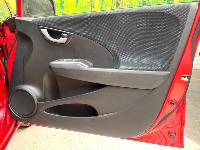G・10thアニバーサリー 社外ナビ バックモニター 禁煙車 スマートキー ビルトインETC オートライト ドライブレコーダー プライバシーガラス(32枚目)