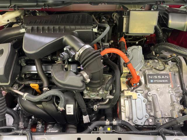 ノート Ｘ　純正９型ナビ　全周囲カメラ　インテリジェントエマージェンシーブレーキ　禁煙車　コーナーセンサー　スマートキー　ＬＥＤヘッド　ＥＴＣ　オートハイビームアシスト　後方車両検知機能　車線逸脱警報（18枚目）