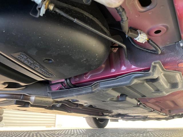 ノート Ｘ　純正９型ナビ　全周囲カメラ　インテリジェントエマージェンシーブレーキ　禁煙車　コーナーセンサー　スマートキー　ＬＥＤヘッド　ＥＴＣ　オートハイビームアシスト　後方車両検知機能　車線逸脱警報（21枚目）
