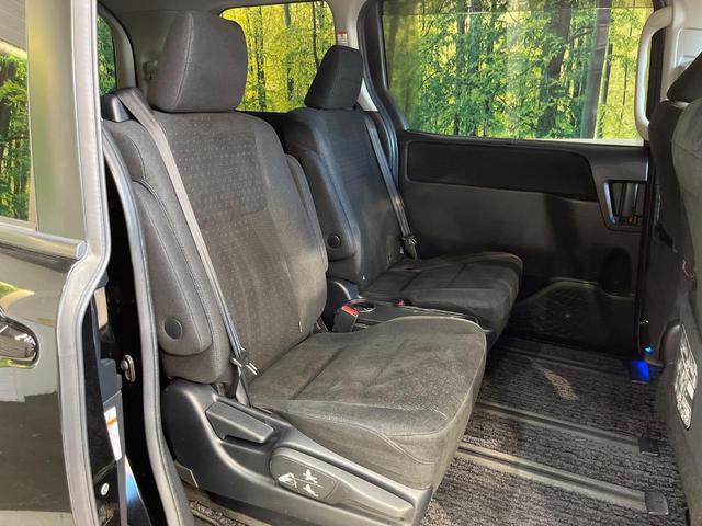 ノア ハイブリッドＧ　電動スライドドア　９型ＳＤナビ　後席モニター　バックカメラ　禁煙車　前席シートヒーター　スマートキー　ＬＥＤヘッド　ＥＴＣ　クルコン　オートライト　デュアルオートエアコン　純正１５アルミ　リアエアコン（9枚目）