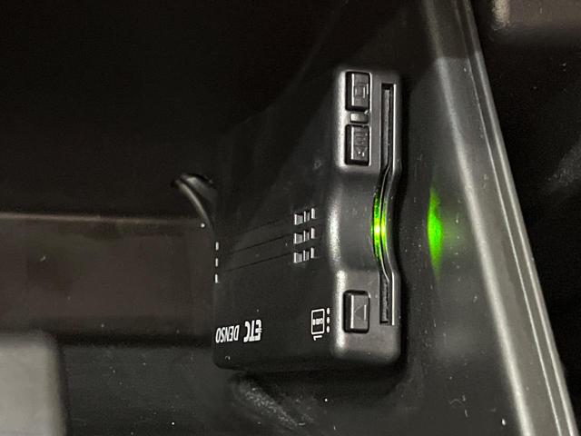 ジムニー ＸＣ　４ＷＤ　ターボ　ＳＤナビ　バックカメラ　デュアルセンサーブレーキサポート　禁煙車　前席シートヒーター　黒革調シートカバー　ドラレコ　スマートキー　ＬＥＤヘッド　ＥＴＣ　オールテレーンタイヤ（8枚目）