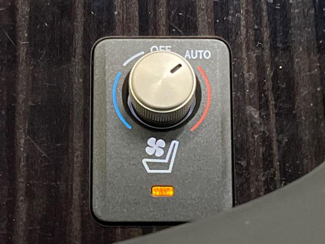 LS LS460 バージョンC Iパッケージ メーカーナビ サンルーフ バックカメラ LEDヘッドランプ シートベンチレーション シートメモリー クリアランスソナー 禁煙車 純正18インチアルミ ETC Bluetooth スマートキー(7枚目)