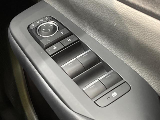 プリウス Z 12.3インチナビ パノラマルーフ デジタルインナーミラー トヨタチームメイト パノラミックビューモニター セーフティセンス BSM シートベンチレーション レーダクルーズコントロール(58枚目)