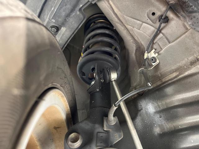 スペーシア Xリミテッド 禁煙車 衝突軽減 両側電動ドア スマートキー シートヒーター 純正14アルミ HIDヘッド オートエアコン オートライト 横滑防止装置 アイドリングストップ 電動格納ミラー シートアンダーボックス(20枚目)