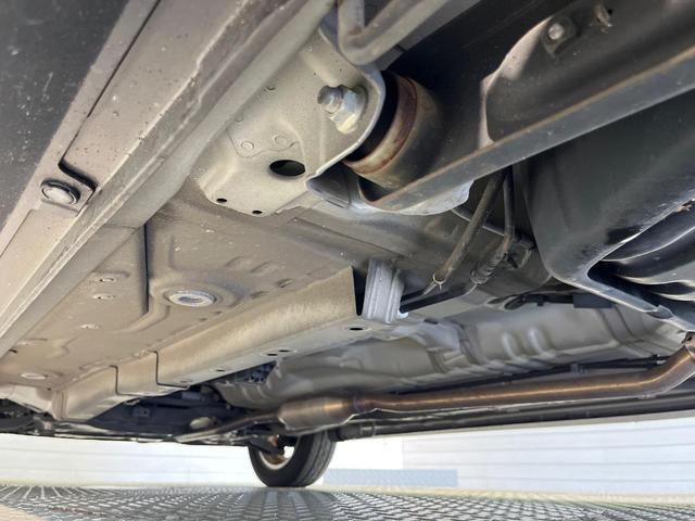 スペーシア Xリミテッド 禁煙車 衝突軽減 両側電動ドア スマートキー シートヒーター 純正14アルミ HIDヘッド オートエアコン オートライト 横滑防止装置 アイドリングストップ 電動格納ミラー シートアンダーボックス(22枚目)