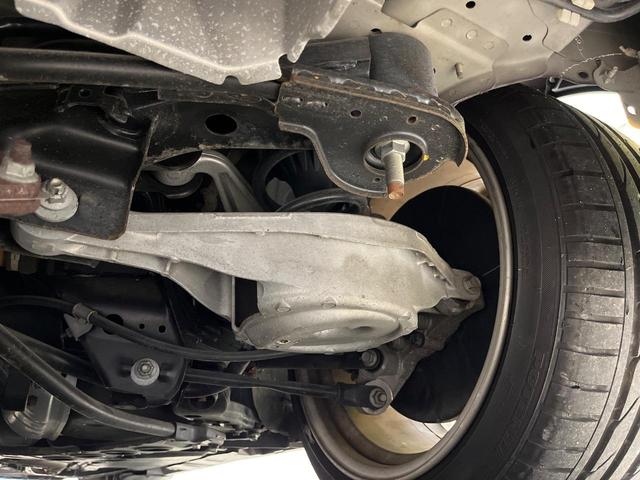 フェアレディＺ バージョンＳＴ　メーカー純正ナビ　ＢＯＳＥサウンド　バックカメラ　禁煙車　前席シートヒーター　ＨＩＤヘッドライト　ハーフレザーシート　Ｚ専用１９インチアルミホイール　　Ｂｌｕｅｔｏｏｔｈ接続可　フルセグ（30枚目）