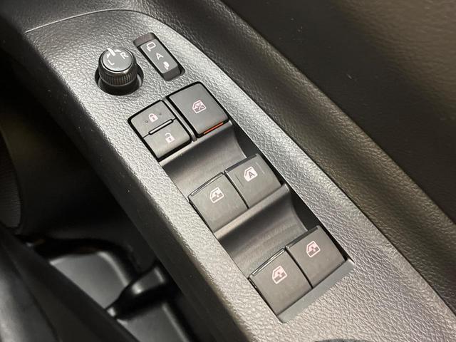 シエンタ ハイブリッド　ファンベースＧ　後期型　両側電動ドア　ＳＤナビ　バックカメラ　衝突軽減　禁煙車　コーナーセンサー　スマートキー　ＬＥＤヘッド　ＬＥＤフォグ　ＥＴＣ　クルコン　車線逸脱警報　オートライト　オートエアコン（45枚目）