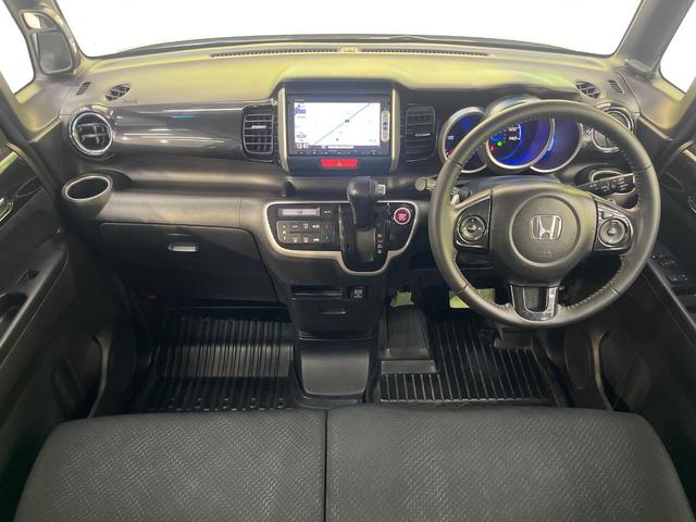 N-BOXカスタム G ターボSSパッケージ 純正ナビ バックカメラ 両側電動スライドドア 禁煙車 スマートキー HIDヘッド ETC クルコン オートライト オートエアコン 純正15インチアルミ Bluetooth再生 CD/DVD再生(2枚目)