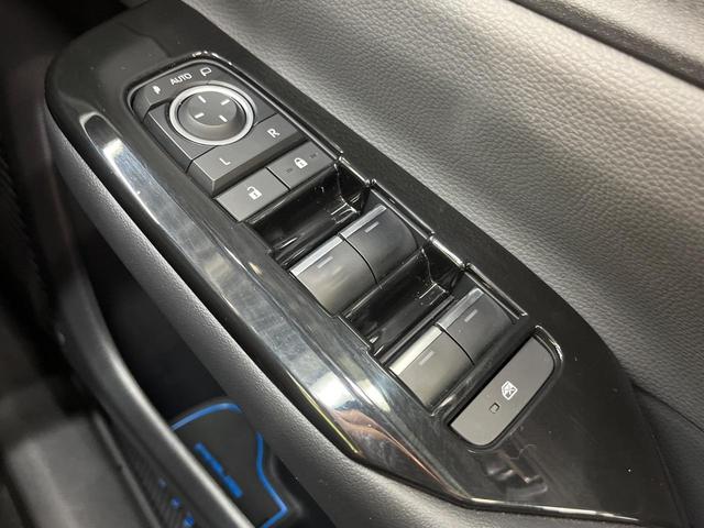 プリウス G 純正8インチDA パノラミックビューモニター セーフティセンス レーダークルーズコントロール BSM アクセサリーコンセント クリアランスソナー LEDヘッドライト オートハイビーム スマートキー(47枚目)