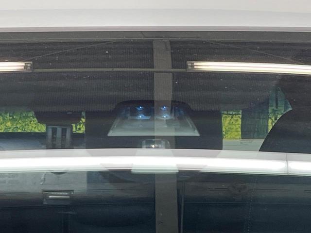 フィットハイブリッド Ｌパッケージ　インターナビ　ＣＴＢＡ　クルーズコントロール　バックカメラ　ＬＥＤヘッドライト　オートライト　Ｂｌｕｅｔｏｏｔｈ　フルセグ　スマートキー　ＥＴＣ　フロントフォグライト（5枚目）