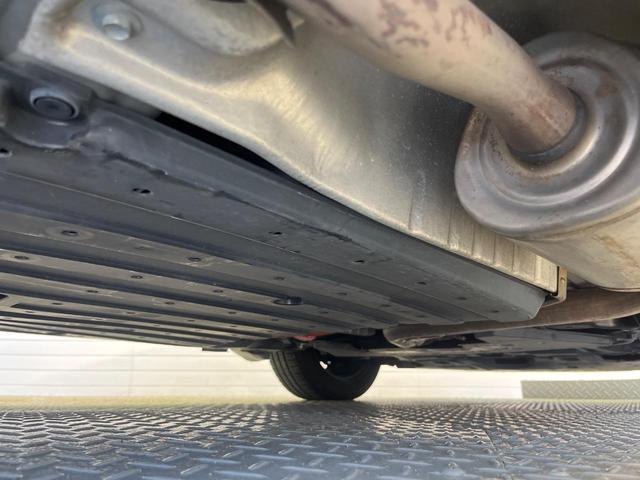 フィットハイブリッド Ｌパッケージ　インターナビ　ＣＴＢＡ　クルーズコントロール　バックカメラ　ＬＥＤヘッドライト　オートライト　Ｂｌｕｅｔｏｏｔｈ　フルセグ　スマートキー　ＥＴＣ　フロントフォグライト（23枚目）