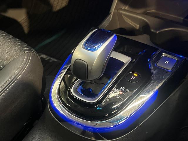 フィットハイブリッド Ｌパッケージ　インターナビ　ＣＴＢＡ　クルーズコントロール　バックカメラ　ＬＥＤヘッドライト　オートライト　Ｂｌｕｅｔｏｏｔｈ　フルセグ　スマートキー　ＥＴＣ　フロントフォグライト（24枚目）