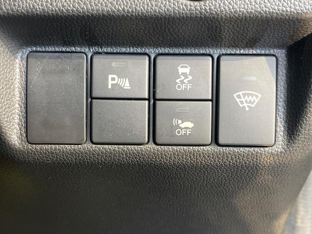 フィットハイブリッド Ｌパッケージ　インターナビ　ＣＴＢＡ　クルーズコントロール　バックカメラ　ＬＥＤヘッドライト　オートライト　Ｂｌｕｅｔｏｏｔｈ　フルセグ　スマートキー　ＥＴＣ　フロントフォグライト（28枚目）