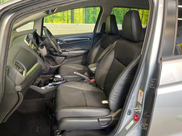 フィットハイブリッド Ｌパッケージ　インターナビ　ＣＴＢＡ　クルーズコントロール　バックカメラ　ＬＥＤヘッドライト　オートライト　Ｂｌｕｅｔｏｏｔｈ　フルセグ　スマートキー　ＥＴＣ　フロントフォグライト（43枚目）