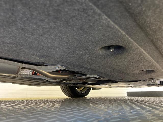 アコード e:HEV 全周囲カメラ BOSEサウンド 衝突被害軽減システム レーダークルーズ 禁煙車 レザーシート スマートキー LEDヘッド ビルトインETC オートハイビーム 車線逸脱警報 オートライト(23枚目)