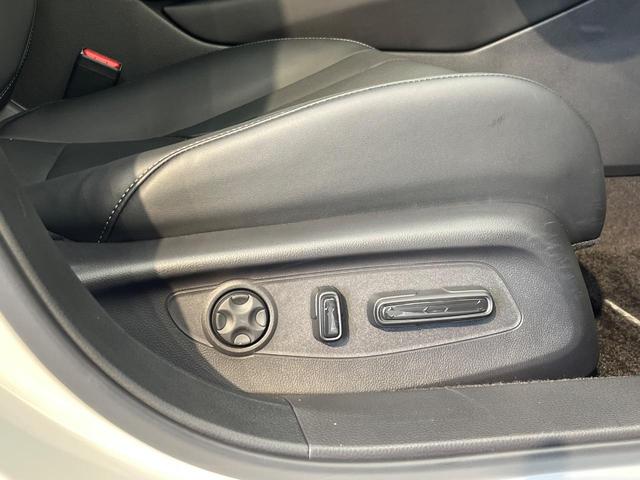 アコード e:HEV 全周囲カメラ BOSEサウンド 衝突被害軽減システム レーダークルーズ 禁煙車 レザーシート スマートキー LEDヘッド ビルトインETC オートハイビーム 車線逸脱警報 オートライト(34枚目)